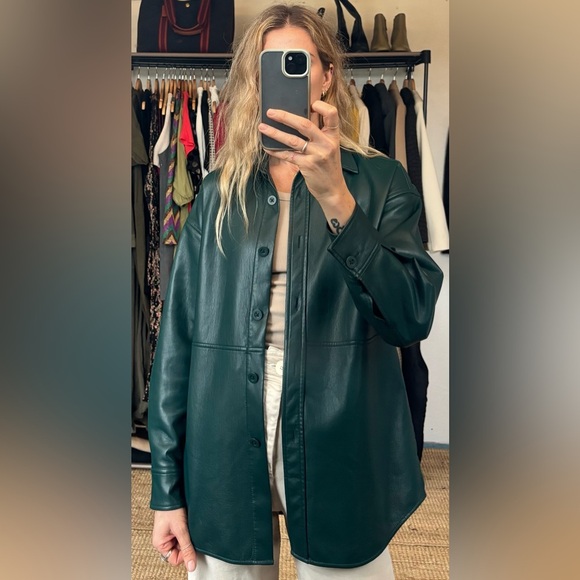 Babaton Aritzia Forest Green Pelli Faux Leather Vegan Button Down Shirt Jacket - Picture 3 of 12